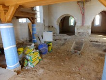2.9.20: Nach laaaanger Diskussion mit dem Denkmalschutz darf der Sandsteinboden aus der Kirche ausgebaut werden - zwischen gelagert und später wieder modifiziert eingebaut werden.